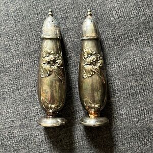 1953 Community White Orchid Silver Plated Pair Salt Pepper Shakers 5 1/4” A9